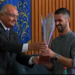 Premiato l'infermiere che salvò 4 vittime di un terribile incidente stradale, tra cui una neonata