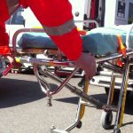 74enne cade dalla barella e muore: 5 indagati