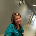 "Bastano uno sguardo complice, un sorriso ed una carezza per far venir voglia di vivere ai pazienti". La testimonianza di un'infermiera