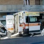 Trasporta lo scooter nel vano Sanitario dell'ambulanza: Infermiere sospeso dal servizio