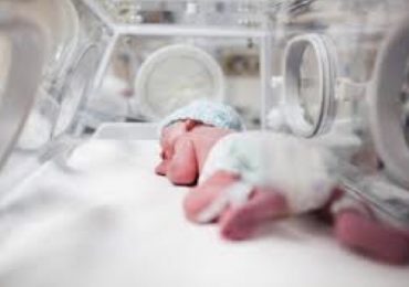Napoli. Neonata di 480 grammi operata al cuore, è nata dopo solo 22 settimane di gestazione