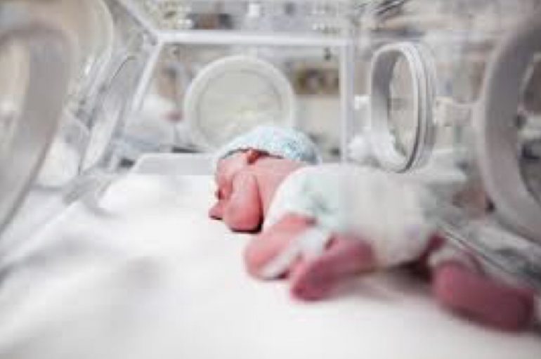 Napoli. Neonata di 480 grammi operata al cuore, è nata dopo solo 22 settimane di gestazione