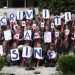 "Iscriviti a Esine": Tutor Clinico e Studenti cantano e ballano imbracciando padelle e pappagalli 2