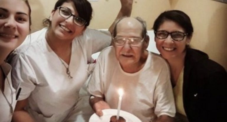 Anziano finge malore per andare in ospedale: non voleva passare il compleanno da solo