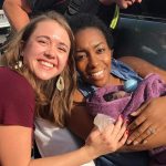 USA, infermiera aiuta donna a partorire in un centro commerciale