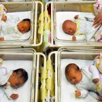 Avellino: neonate scambiate in culla, licenziate tre infermiere. Ma i colleghi protestano