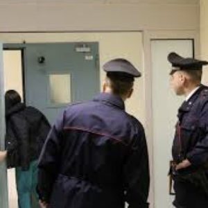 Carabinieri si travestono da Infermieri per arrestare 3 criminali 1
