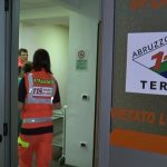 Derisa da tutti sui social, accusa malore ma nessuno le crede: ricoverata in gravissime condizioni