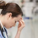 "Cercasi infermieri disposti a lavorare 24 ore su 24 e ad occuparsi della casa"