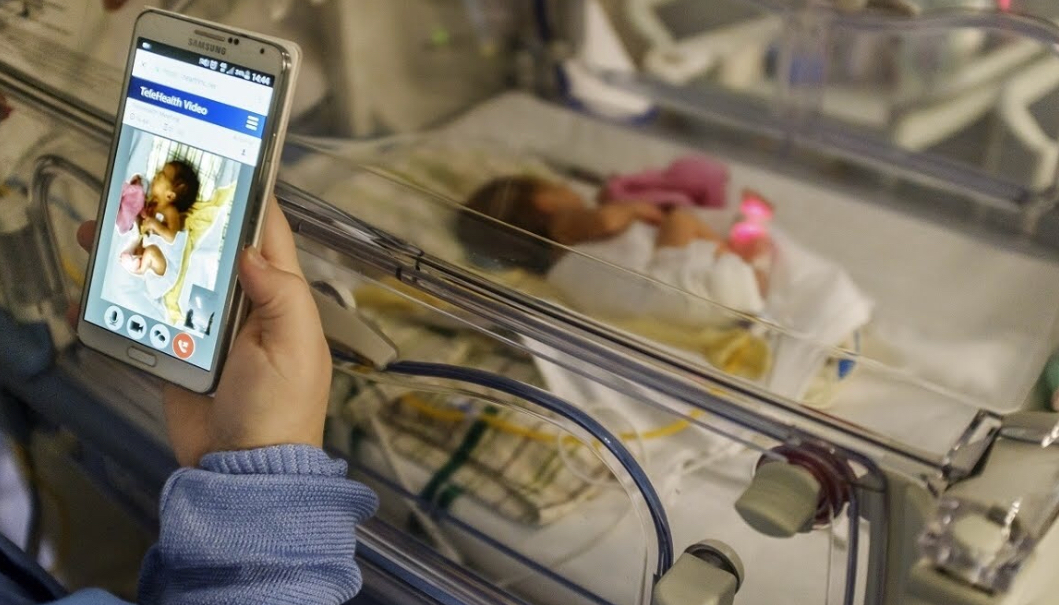 Roma, neonati prematuri monitorati con lo smartphone grazie alle culle high  tech