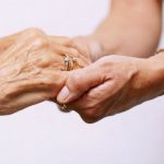 Assistenza geriatrica, via libera del Garante privacy al dispositivo per controllare pazienti non autosufficienti