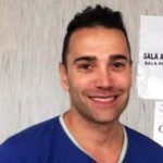 Dimentica valigetta nel seggio dopo aver rianimato persona: infermiere dovrà pagare per riaverla