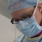 Infermiera britannica impianta autonomamente primo pacemaker su paziente 1