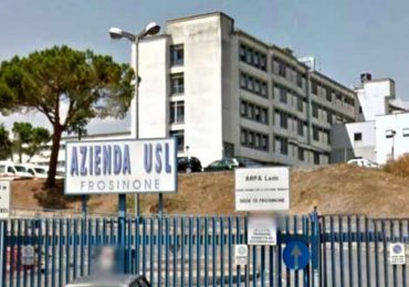 30.000 euro per il posto fisso all’Asl: 8 infermieri truffati permettono arresto di una 50enne