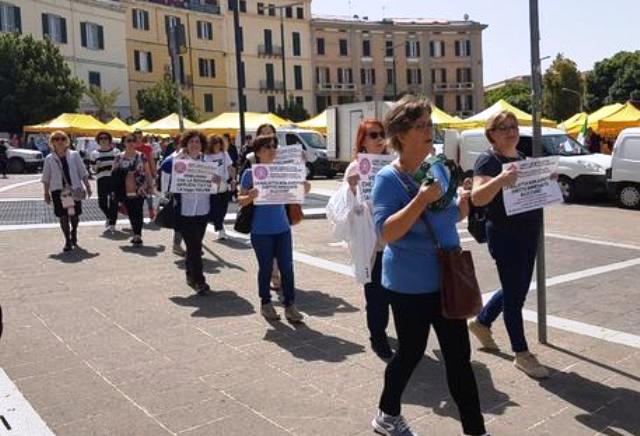 "Basta con le lunghe liste d'attesa": flash mob itinerante a Sassari