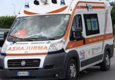 Napoli: ambulanza rubata ed equipaggio del 118 sequestrato 1