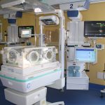 Ospedale Ruggi: neonato immerso nell’acqua bollente, puericultrice distratta da una telefonata