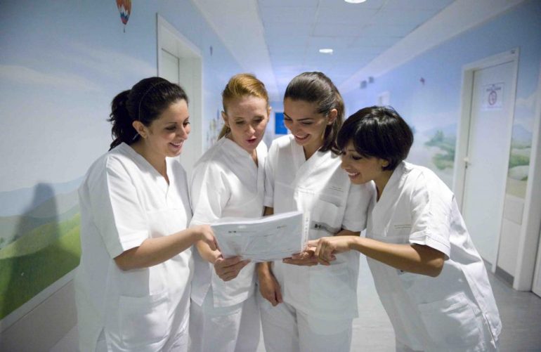Gli infermieri neolaureati soddisfatti da docenti e CdL: sognano di lavorare grazie al Jobs Act