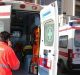 Il paziente attende troppo per l’ambulanza, pugni, calci e schiaffi a medico ed infermiere del 118