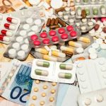 Le Regioni possono abbassare il prezzo di un farmaco per adeguarlo agli equivalenti giunti sul mercato. Lo dice il tribunale di Torino