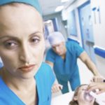 Perché sempre più infermieri abbandonano la professione prima dell’età pensionabile?