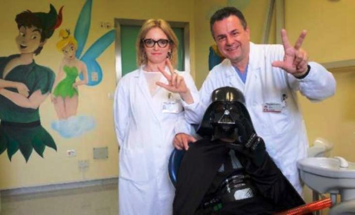 Piove di Sacco (Padova), ragazzo autistico teme il dentista: l'ospedale ricorre alla "terapia Star Wars"