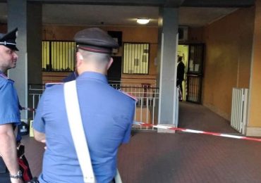 Roma: mostra la pistola al medico durante la visita, uccide accidentalmente un paziente in attesa
