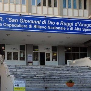 Salerno, un medico alla direzione del servizio infermieristico: scatta la protesta di Fsi-Usae
