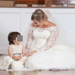 Bimba di 3 anni vince la leucemia e accompagna all’altare la donatrice che l’ha salvata