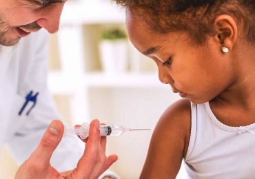 Bimbi e vaccini, toccato un numero record nel 2017