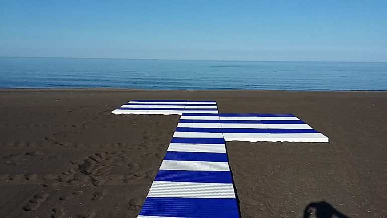 Disabili, a Cerveteri (Roma) spiagge libere accessibili
