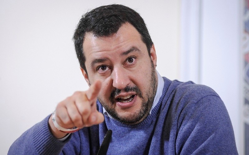 Disturbi mentali, botta e risposta tra Salvini e società professionali