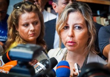 Napoli, il ministro Grillo invoca le scuse pubbliche del primario “festaiolo” e promette una punizione esemplare