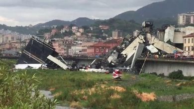 Sale e 22 il bilancio delle vittime: tutte le ambulanze disponibili dirottate sulla scena