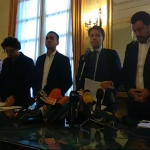 Conte a Genova "il nostro applauso sincero va a tutti i soccorritori...a loro va il nostro commosso plauso