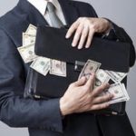 Dirigenti Asl ottengono € 35.000 per i tagli al personale