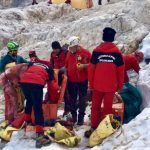 Estratto vivo Stefano Guarniero, infermiere precipitato in una grotta a 2000 metri 1