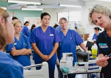 Nuova Zelanda, approvato il nuovo contratto collettivo degli infermieri: aumenti tra il 12.5 e il 16%