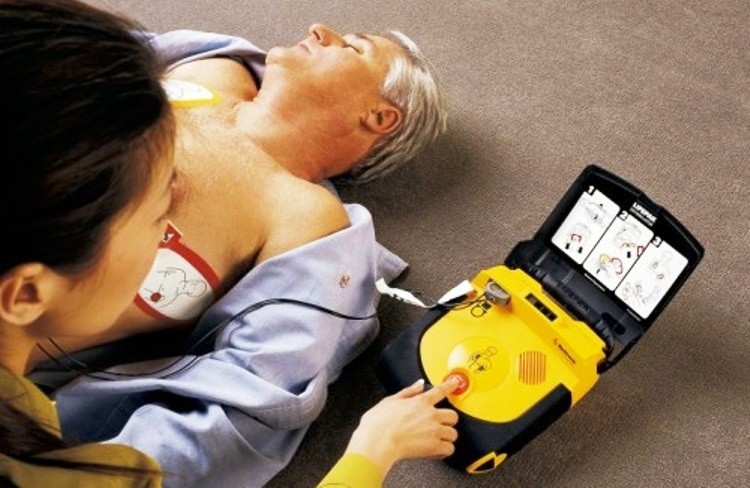 Regno Unito, al via un network nazionale per la localizzazione dei defibrillatori