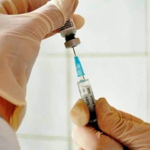 Treviso, chiesto il processo per l’infermiera che fingeva di vaccinare i bambini