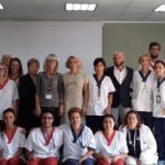 Studenti di infermieristica al posto del persona