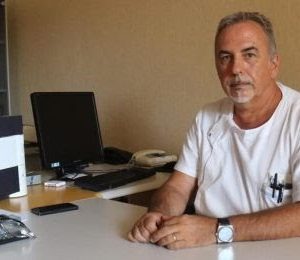 Salvò uomo colpito da fulmine in spiaggia: premiato l’infermiere Fabio Gasperini