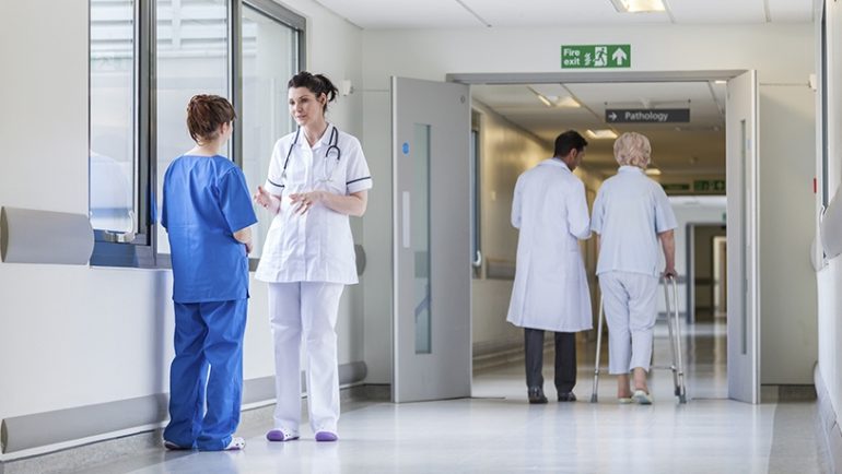 Nursind contro Asl Torino: “Perché esternalizza l’assunzione di infermieri?”