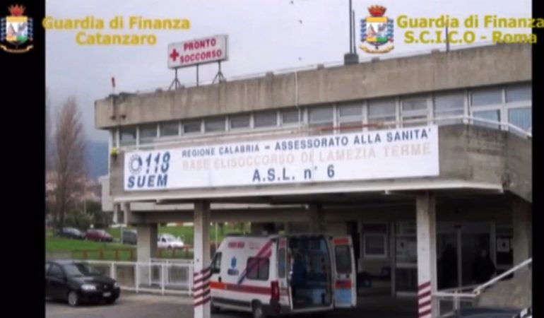 Calabria, M5S: “L’operazione ‘Quinta bolgia’ conferma i legami tra sanità e criminalità”