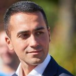 Di Maio: “Bye bye, vitalizi ai consiglieri comunali. Ma niente tagli alla sanità”