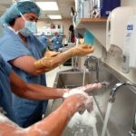 Epidemia di Adenovirus causa decesso di 10 bambini: igiene delle mani degli operatori sotto accusa