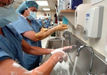 Epidemia di Adenovirus causa decesso di 10 bambini: igiene delle mani degli operatori sotto accusa