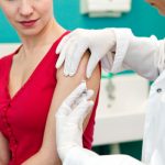 Nuovo sistema premiante per chi si vaccina: in arrivo sconto