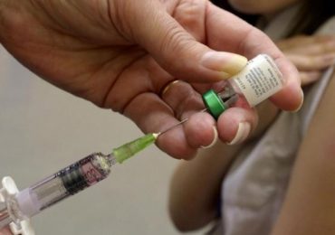 Ostetrica licenziata per non essersi vaccinara: “Solo IgG fuori range, non sono una No Vax”