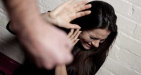 Violenza sulle donne, il M5S promette “massimo impegno in Parlamento”